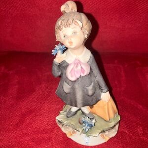 Capodimonte Girl with Travel Bag